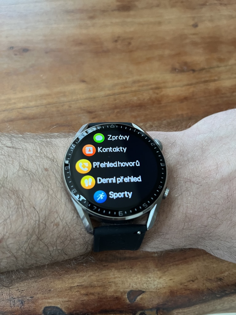 Mogą odczytywać wiadomości i wykonywać połączenia