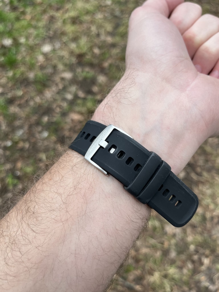 Pasek umożliwia łatwą regulację rozmiaru