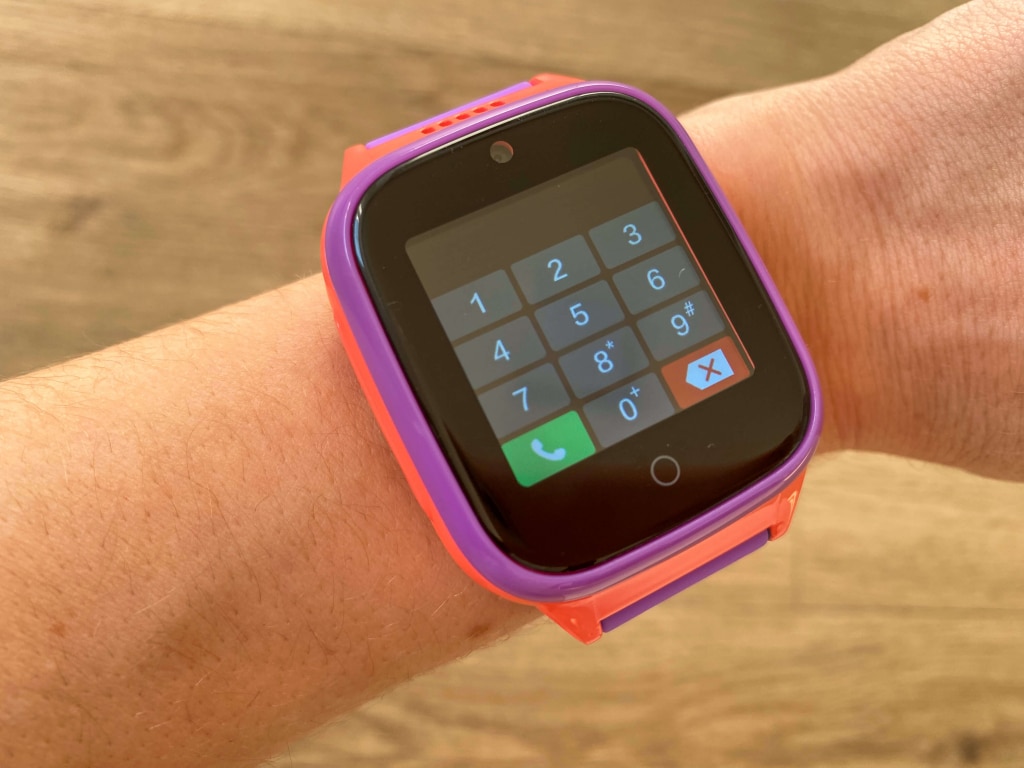 Numer telefonu można wybrać na klawiaturze numerycznej