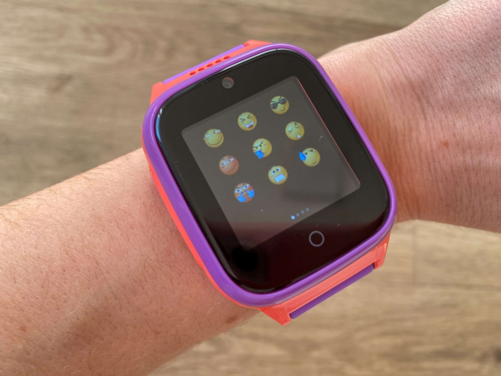 Dziecko może wysłać wiadomość głosową lub emoji