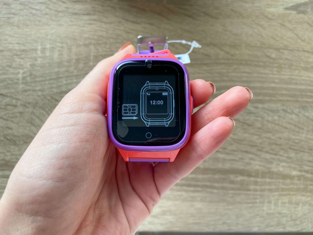 Zegarek wygląda ładnie na pierwszy rzut oka