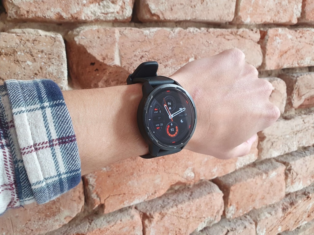 Zegarek jest wygodny, nawet gdy pasek jest mocno naciągnięty