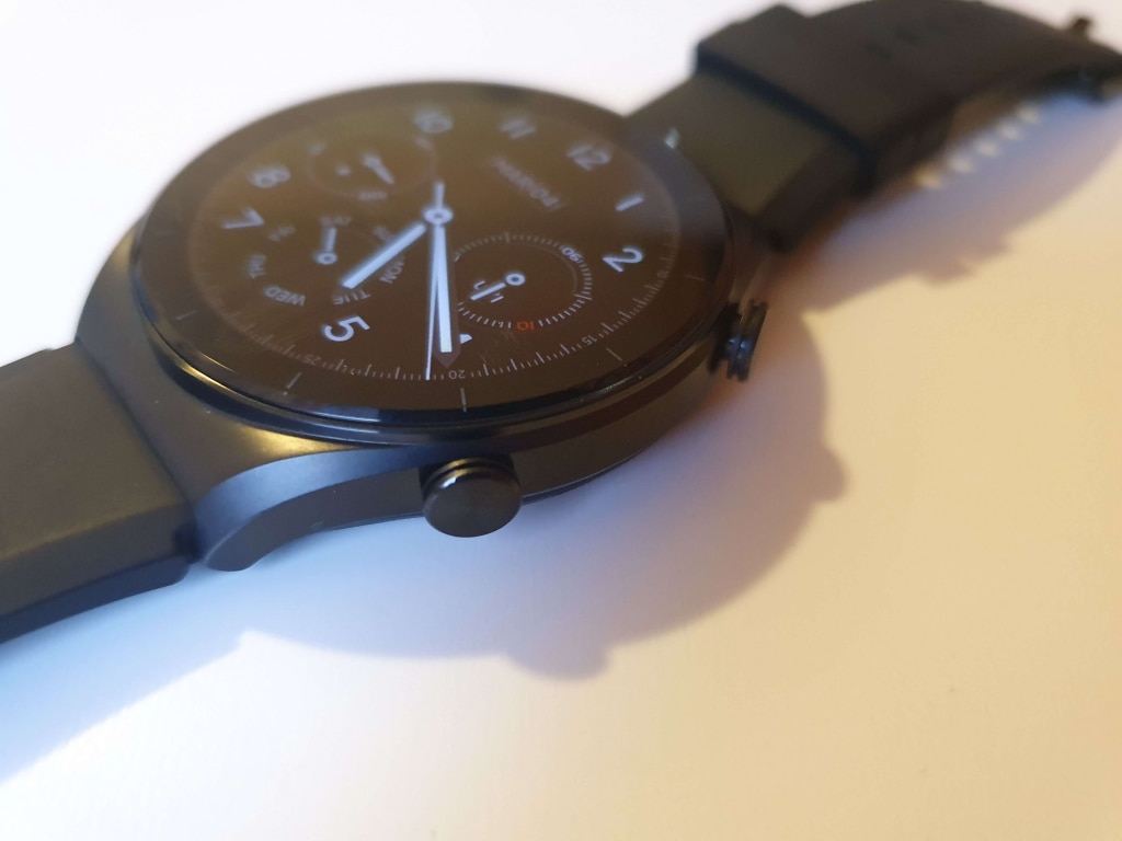 Elementy sterujące, choć przypominają koronki, są po prostu przyciskami