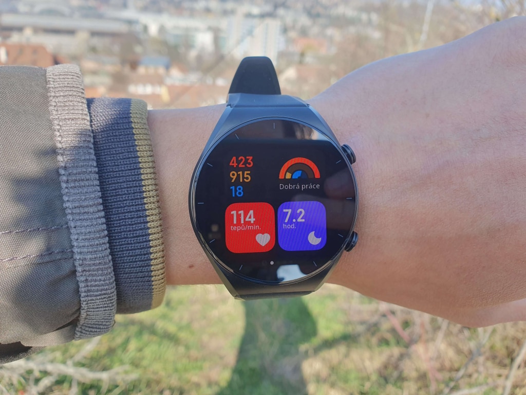 Widżety funkcji i metryki można sortować według siebie w aplikacji sterującej