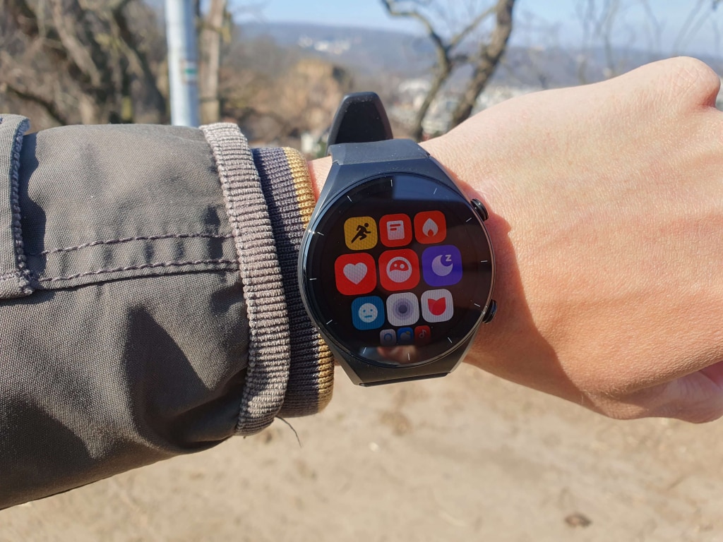 Menu jest dobrze widoczne w jasnym świetle dzięki żywym kolorom