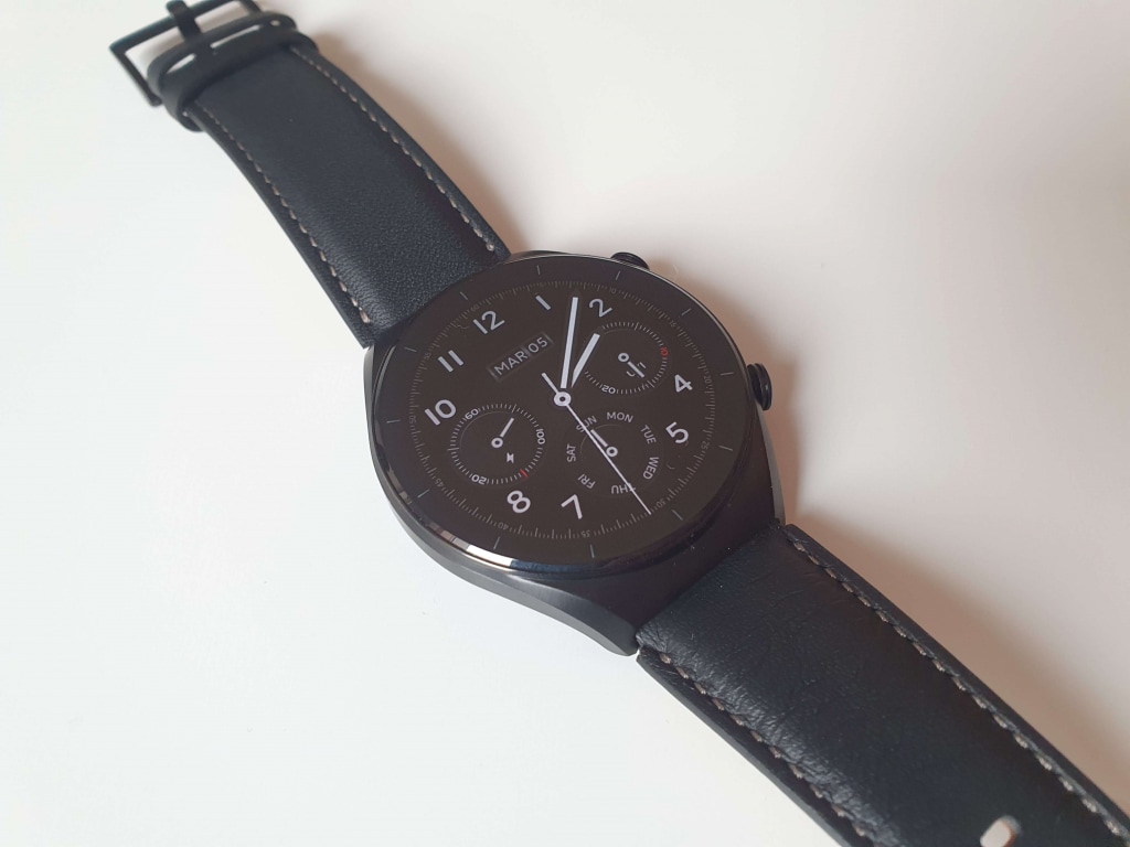 Zegarek wygląda atrakcyjnie zarówno z bliska, jak i z daleka