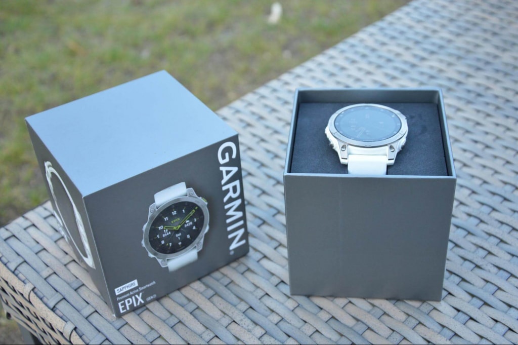 Zegarek ma już założony silikonowy pasek