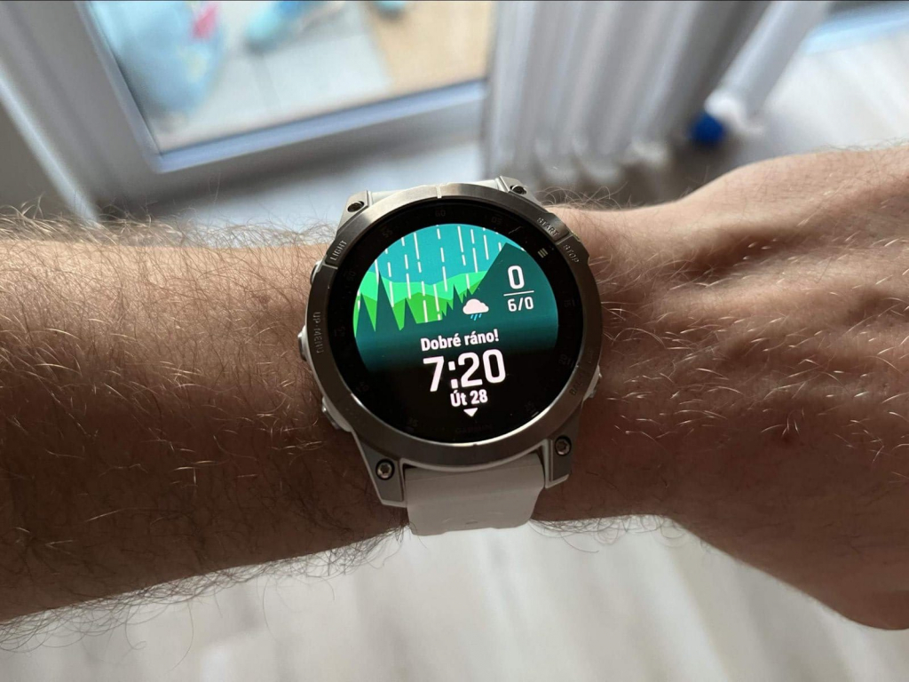 Każdego ranka zegarek przygotowuje dla użytkownika raport jakości snu