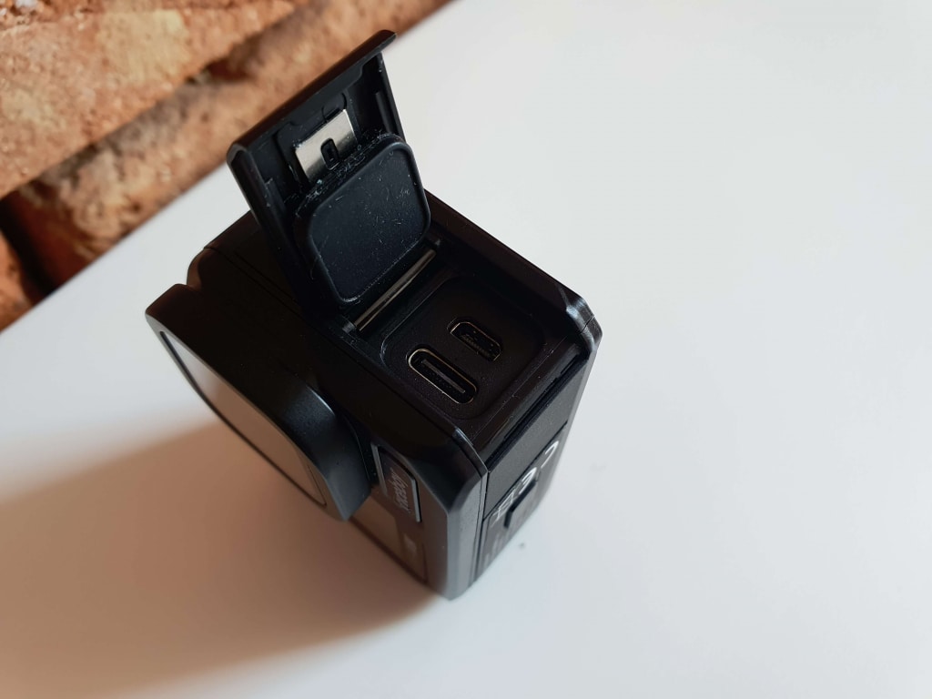 Wejście USB-C służy głównie do ładowania lub przesyłania plików