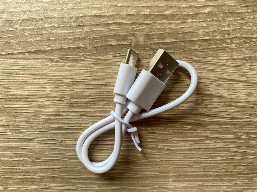 Kabel do ładowania ma złącze USB-C