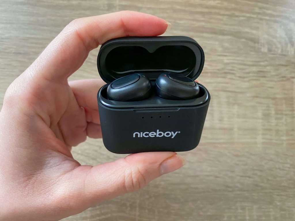 Etui ładujące po otwarciu