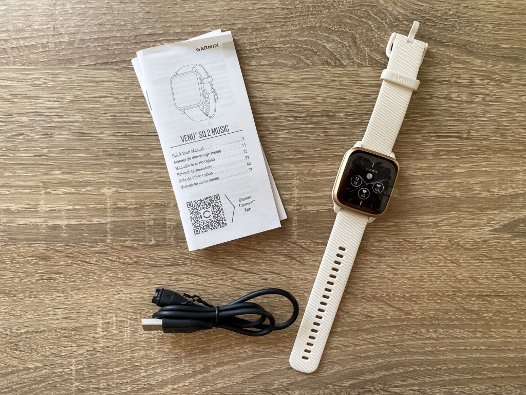 Dołączone instrukcje i przewód zasilający