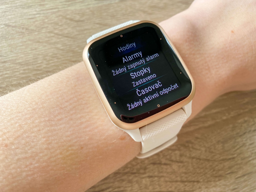 Można ustawić zarówno alarm, jak i minutnik