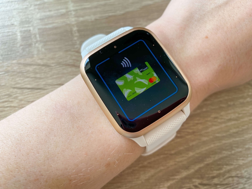 Następnie można podłączyć zegarek do terminala