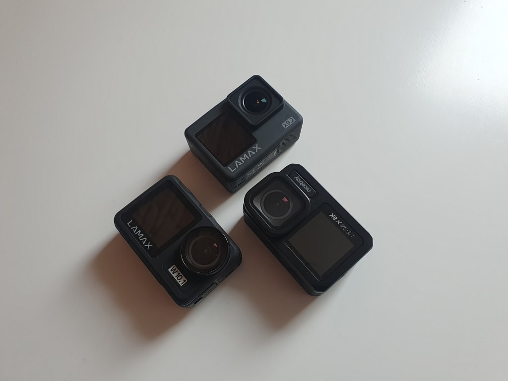 Wyższej klasy kamery akcji mają zarówno przedni, jak i tylny wyświetlacz