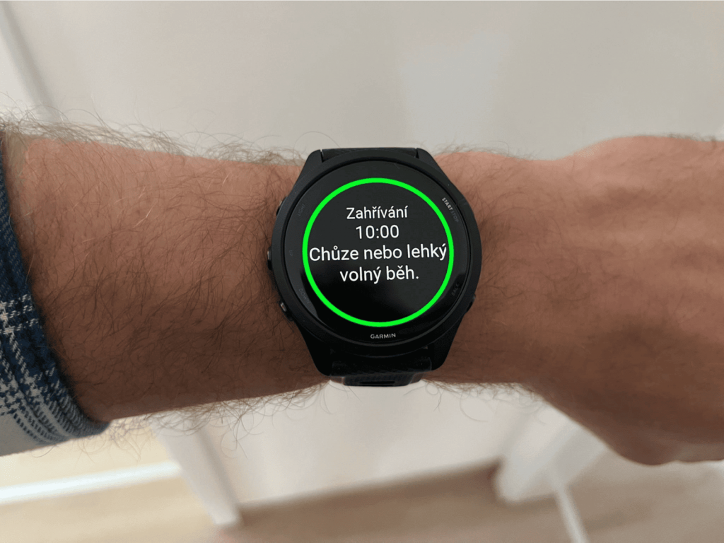 Dzięki planowi treningowemu zegarek podpowiada, jak biegać