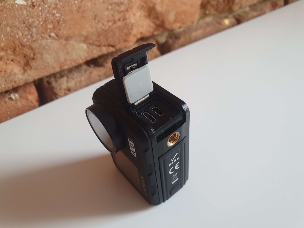 Otwór na statyw może zainspirować konkurencyjnych producentów