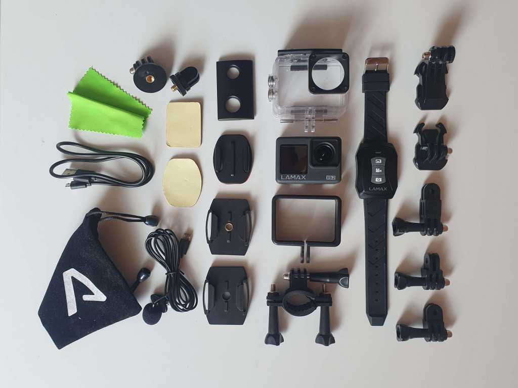 Zakres akcesoriów w opakowaniu jest naprawdę bogaty