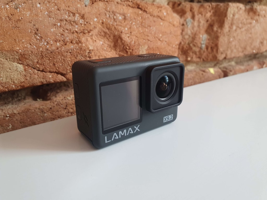 Mniejszy wyświetlacz z przodu