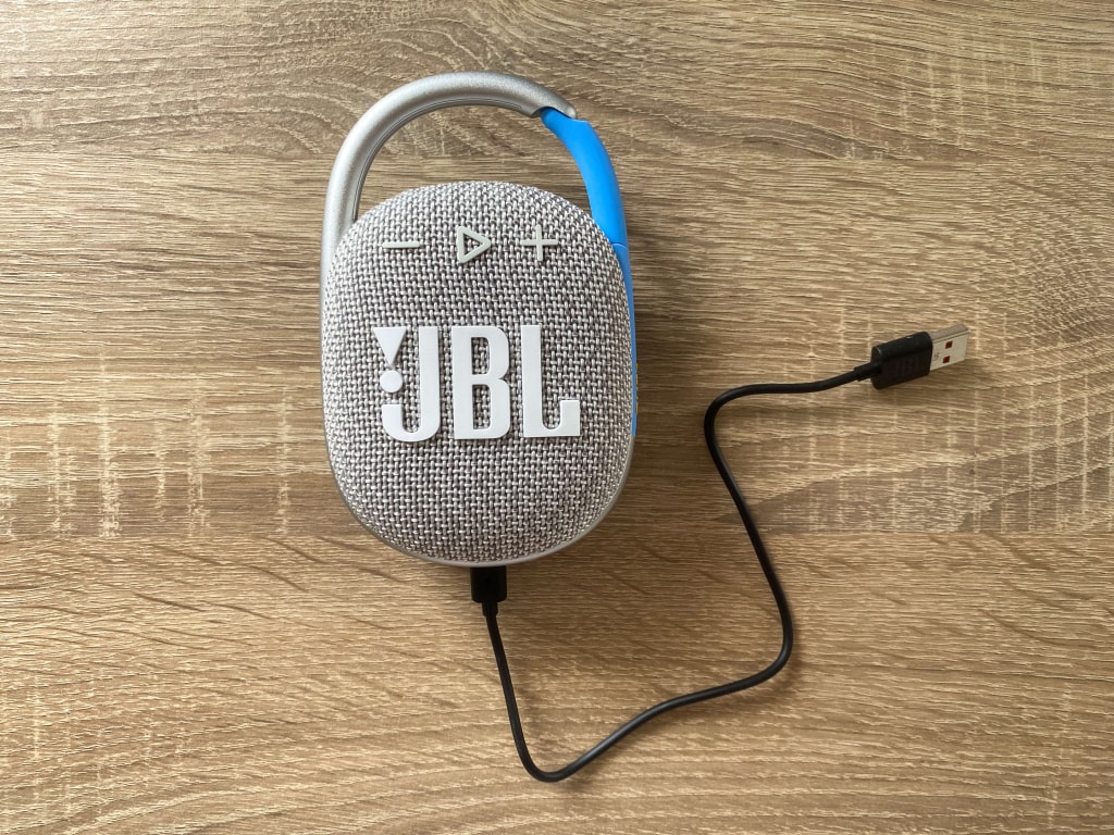 Podłączanie złącza do głośnika