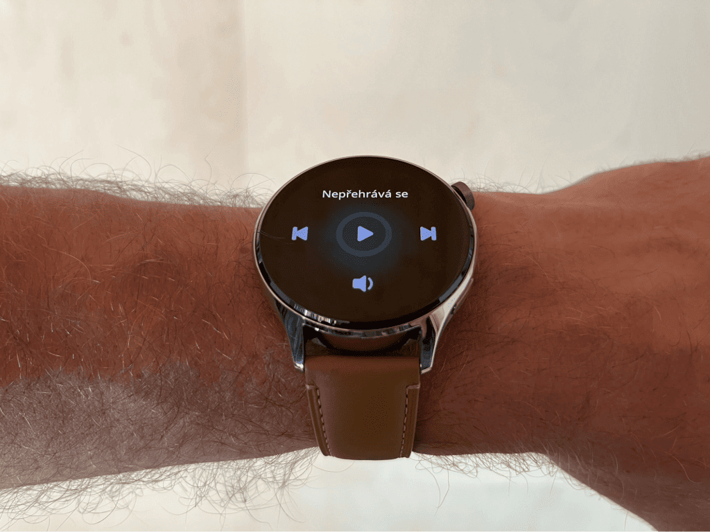 Możesz sterować odtwarzaniem muzyki