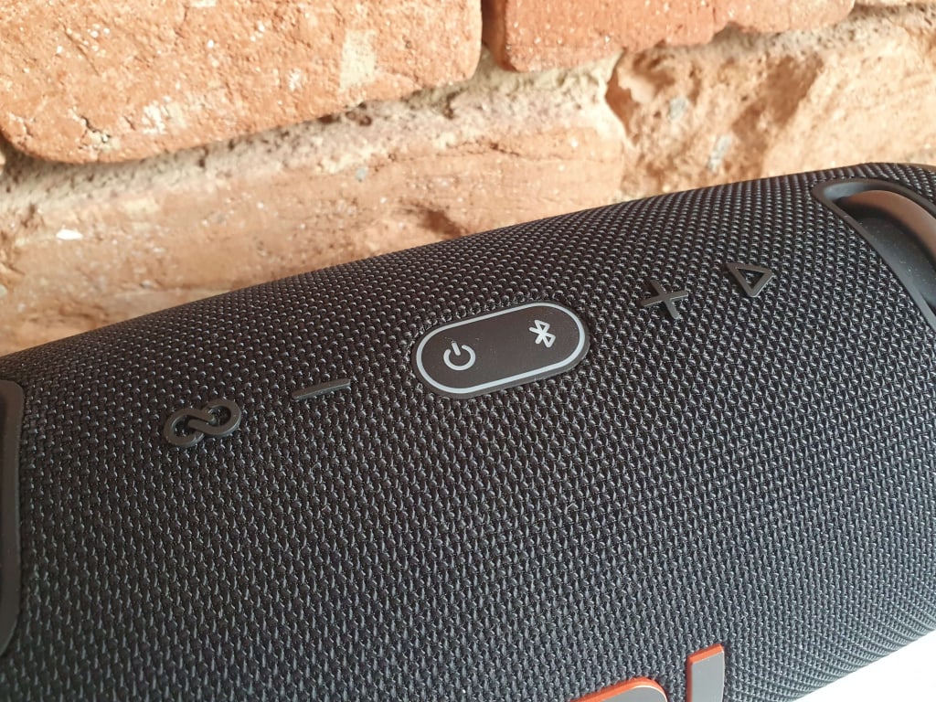 Przyciski oferują przyjemną reakcję