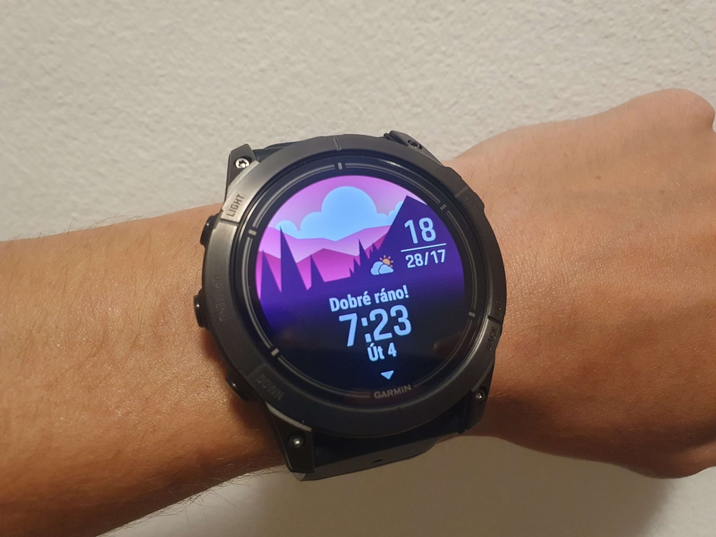 W wyższych modelach wiadomość rozpoczyna się od animacji pogodowej