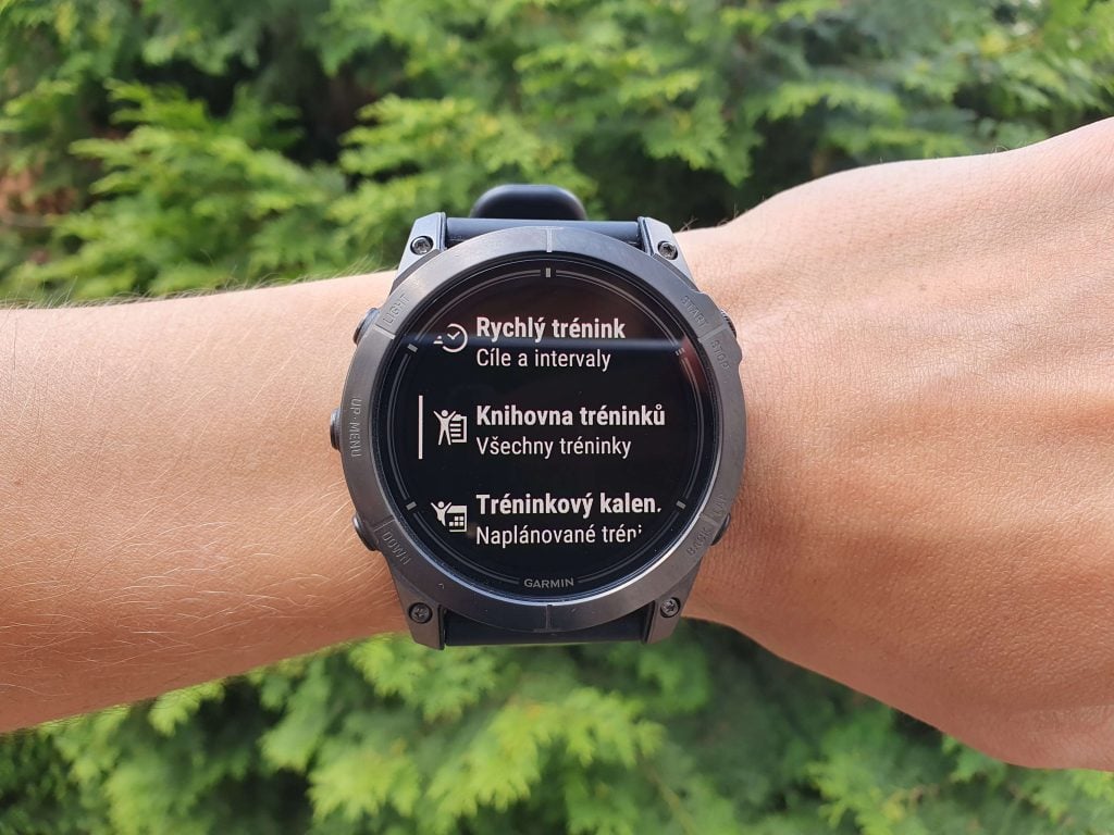 Podstawowe plany treningowe są dostępne bezpośrednio w zegarku