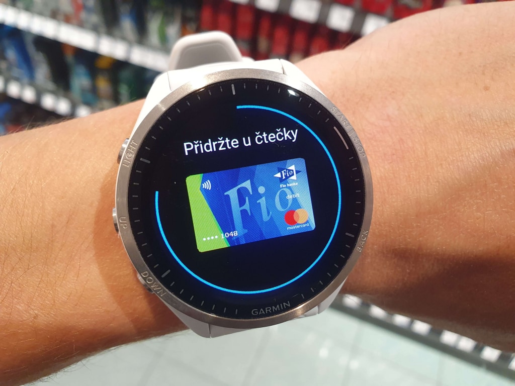 Dostęp do karty płatniczej można uzyskać dopiero po wprowadzeniu hasła