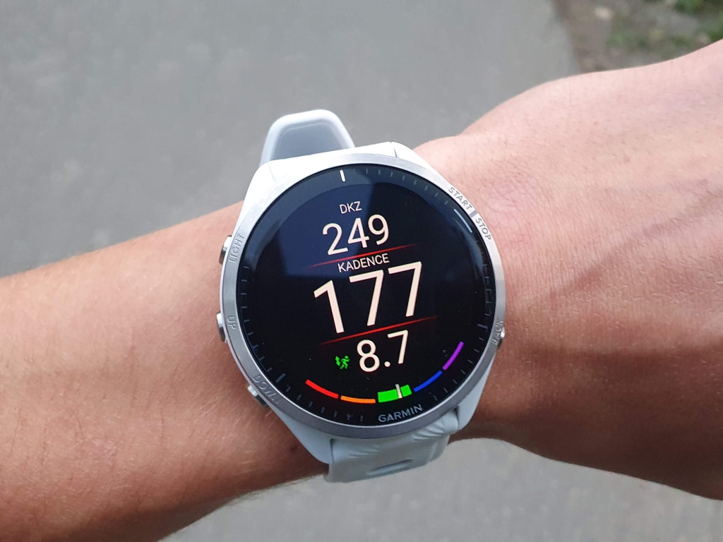 Określenie dynamiki biegu z nadgarstka jest bardzo korzystne dla treningu