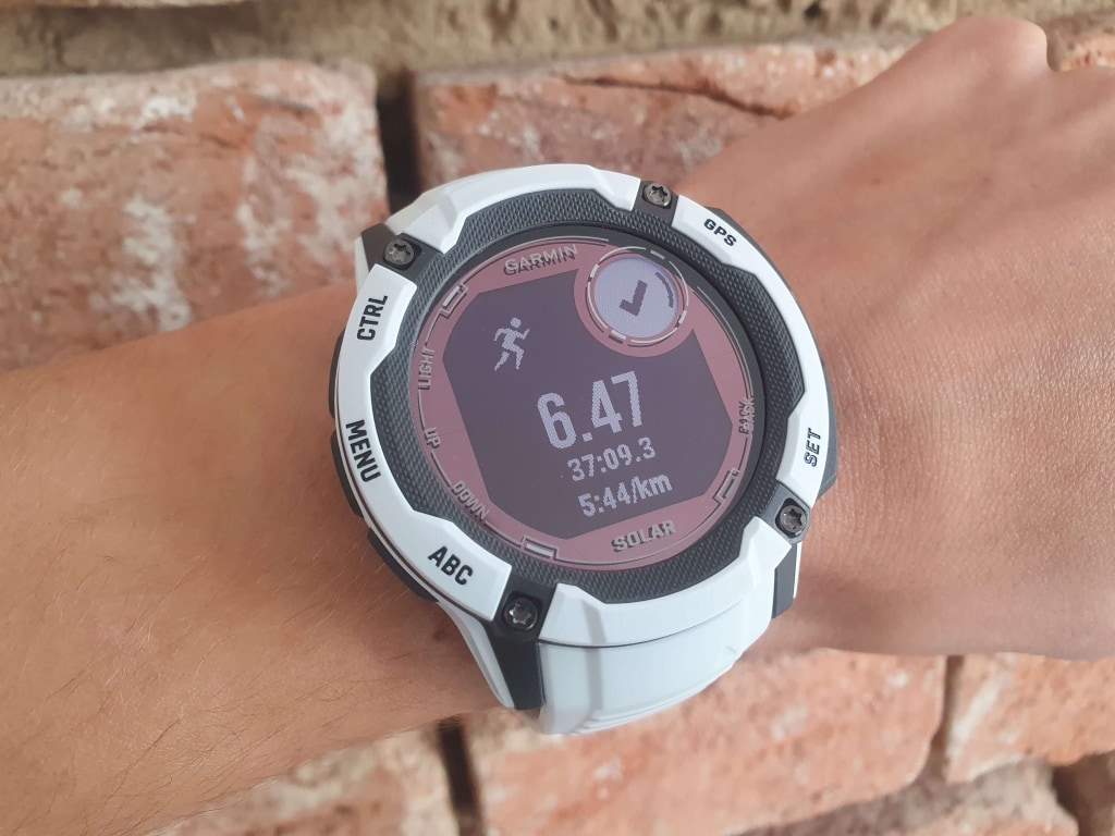 Rejestrowanie biegu rozpoczyna się od podsumowania podstawowych wskaźników