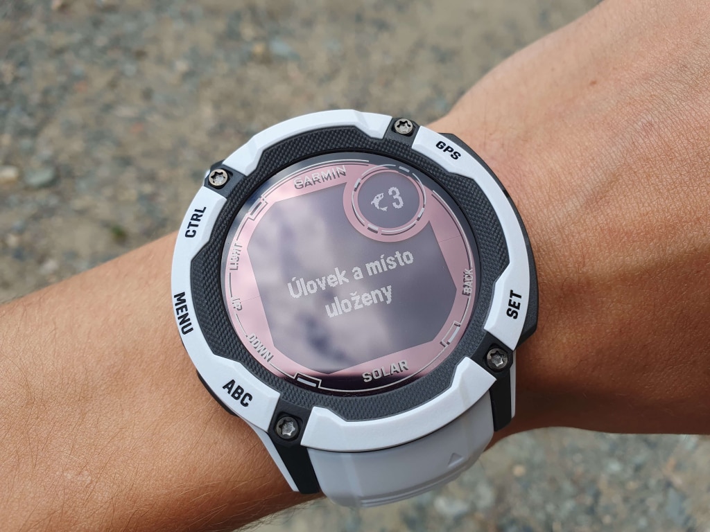 Podczas wędkowania można rejestrować liczbę złowionych ryb i ich lokalizację GPS