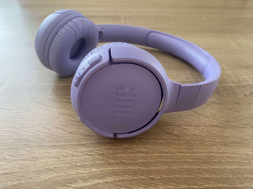 Przyciski znajdują się na prawej słuchawce