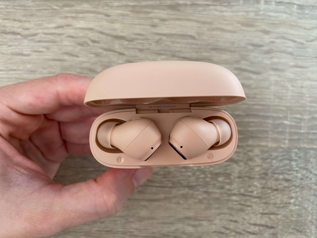 Każda słuchawka ma własną podstawkę