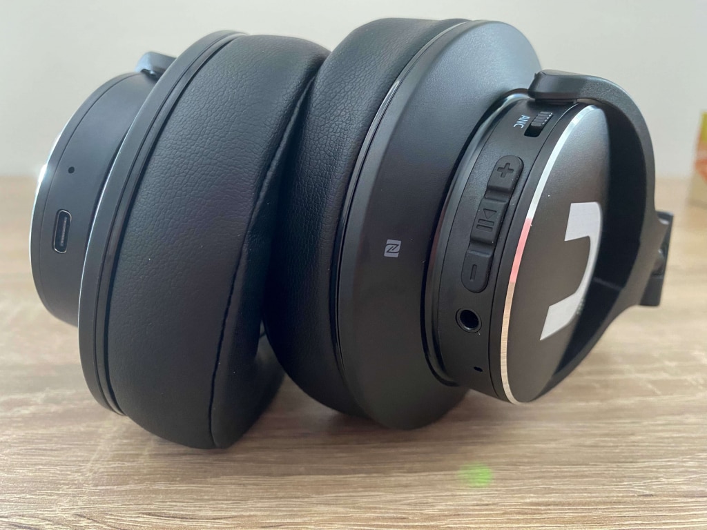 Przyciski służą do sterowania