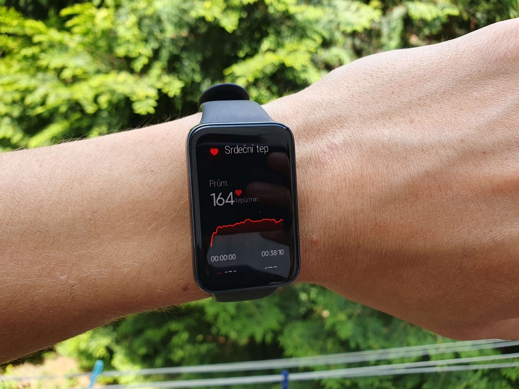 Pomimo małego wyświetlacza, wykresy są dość czytelne