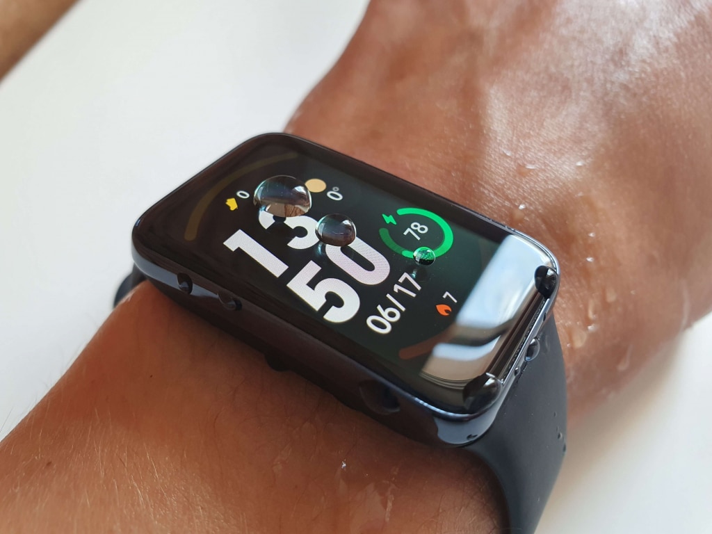 Woda prawie nie ma szans na przylgnięcie do wyświetlacza