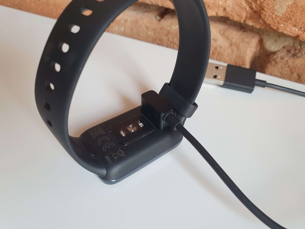 Kabel zasilający jest magnetyczny