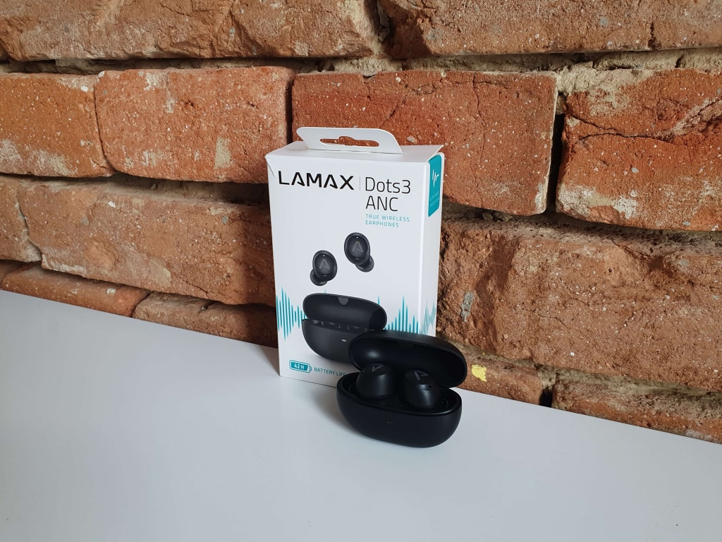 Opakowanie jest kompaktowe, podobnie jak etui na słuchawki