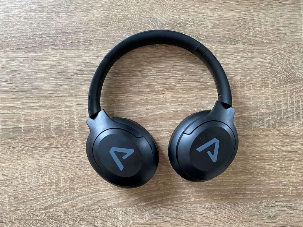 Nauszniki słuchawek można obracać