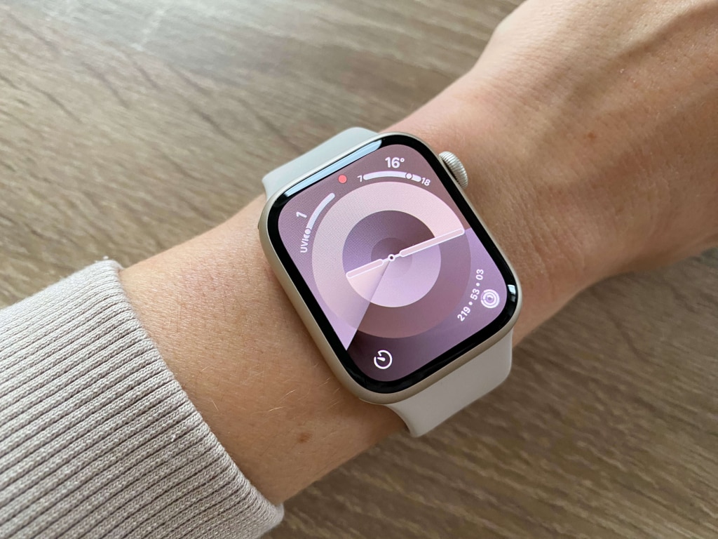 Zegarek idealnie leży na nadgarstku