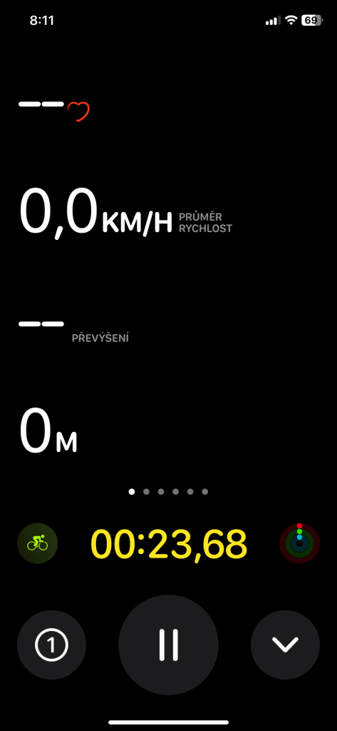 Dane są wyświetlane na ekranie iPhone'a