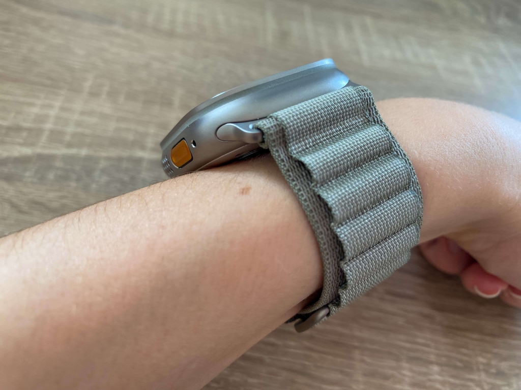 Zegarek jest bardziej odpowiedni dla męskich nadgarstków