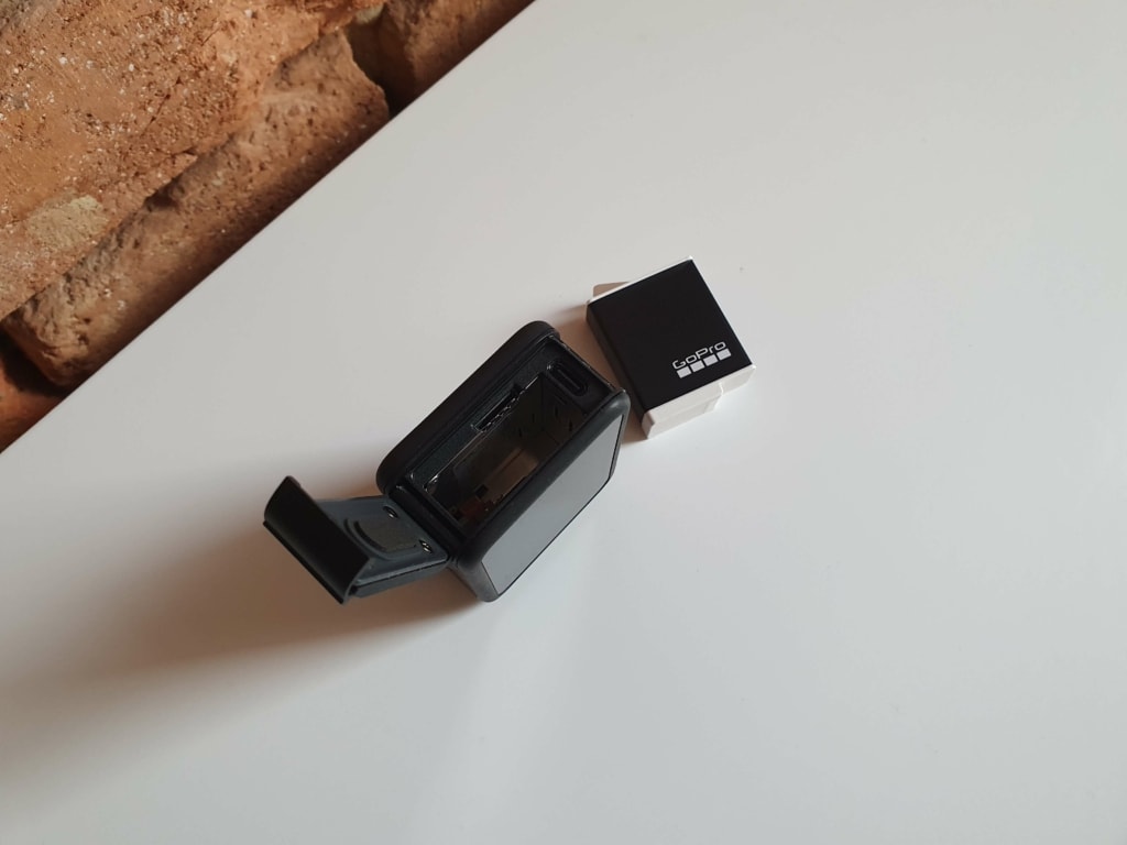 GoPro HERO11 wyposażona jest w bardziej wydajną baterię Enduro