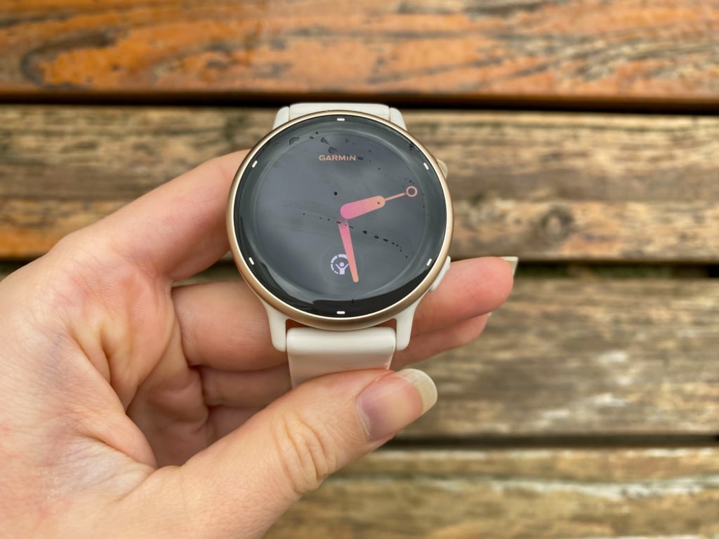 Zegarek może być noszony w deszczu bez żadnych problemów