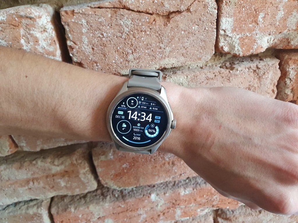 Chociaż luneta wygląda na obrotową, jest wręcz przeciwnie