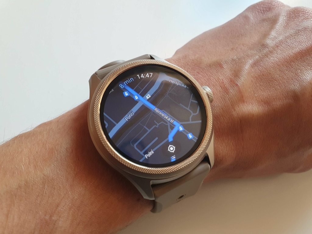 Zegarek nie oferuje map topograficznych ani map offline