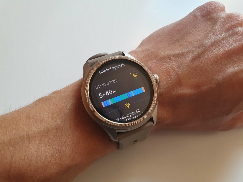 Monitorowanie snu jest ładnie rozwiązane graficznie