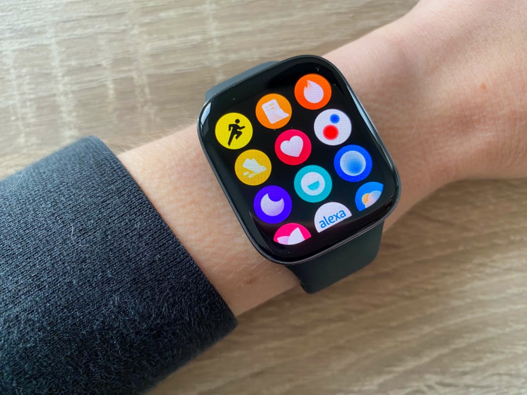 Konstrukcja zegarka przypomina droższy Apple Watch