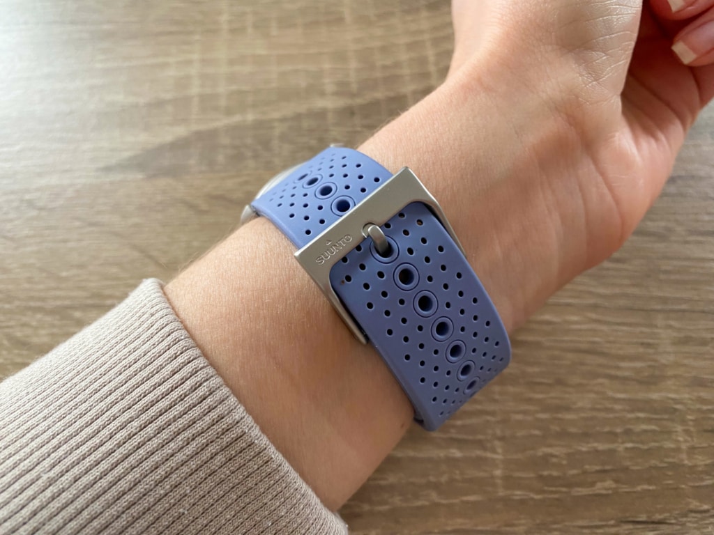 Posiadają klasyczne zapięcie